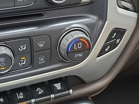 Used 2016 GMC Sierra 2500 SLT w/ Duramax Plus Package image 28