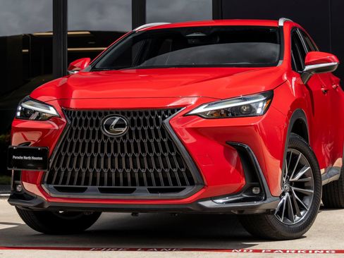 Used 2022 Lexus NX 250 FWD w/ Towing Package (2000 Lbs) image 3