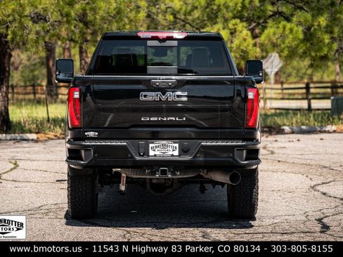 Used 2024 GMC Sierra 2500 Denali Ultimate AWD/4WD image 3