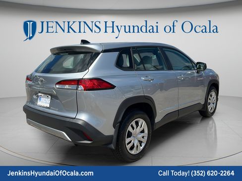 Used 2022 Toyota Corolla Cross L FWD image 3