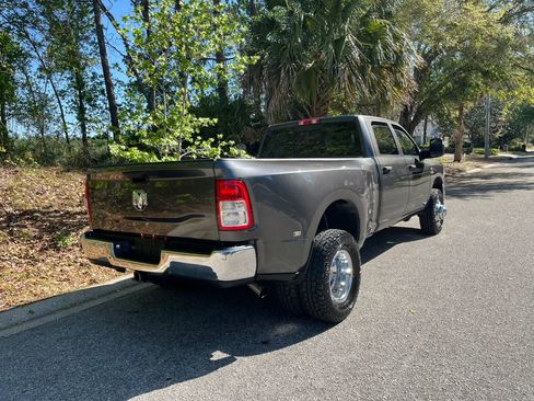 Used 2024 RAM 3500 Tradesman w/ Chrome Appearance Group image 9