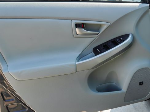 Used 2013 Toyota Prius Four w/ Deluxe Solar Roof Pkg FWD image 19