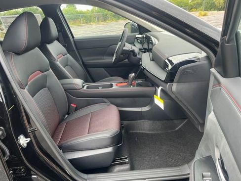 New 2026 Nissan Kicks SR w/ Cold Weather Package image 15