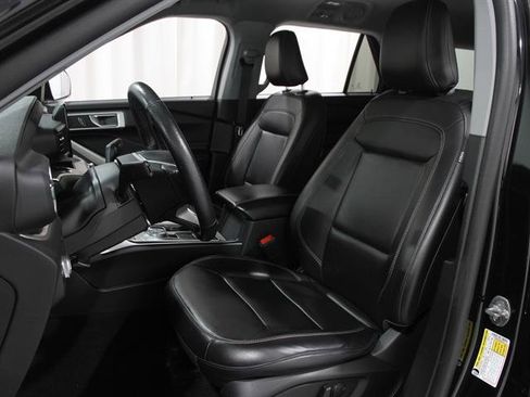 Certified 2021 Ford Explorer XLT w/ Equipment Group 202A image 6