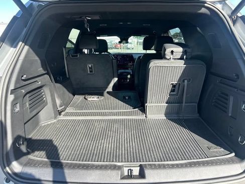 Used 2024 Chevrolet Traverse Z71 AWD/4WD image 21