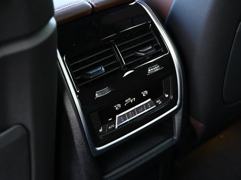 New 2026 BMW X6 xDrive40i w/ Executive Package image 22