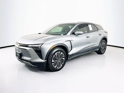 Used 2024 Chevrolet Blazer EV LT AWD/4WD image 3