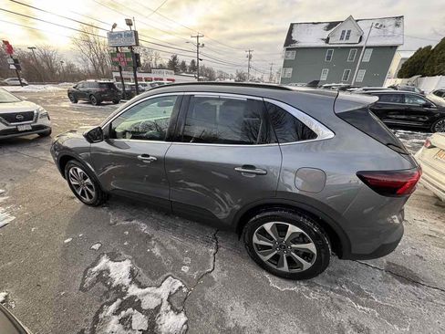Used 2024 Ford Escape Platinum image 7