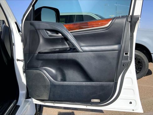 Used 2017 Lexus LX 570 4WD w/ Luxury Package image 23