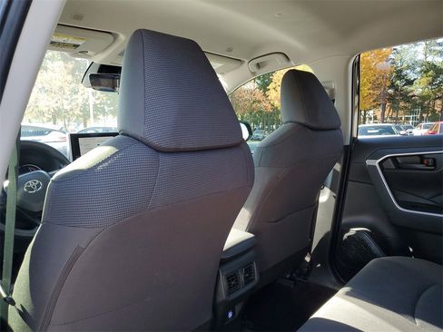 Used 2023 Toyota RAV4 LE image 12