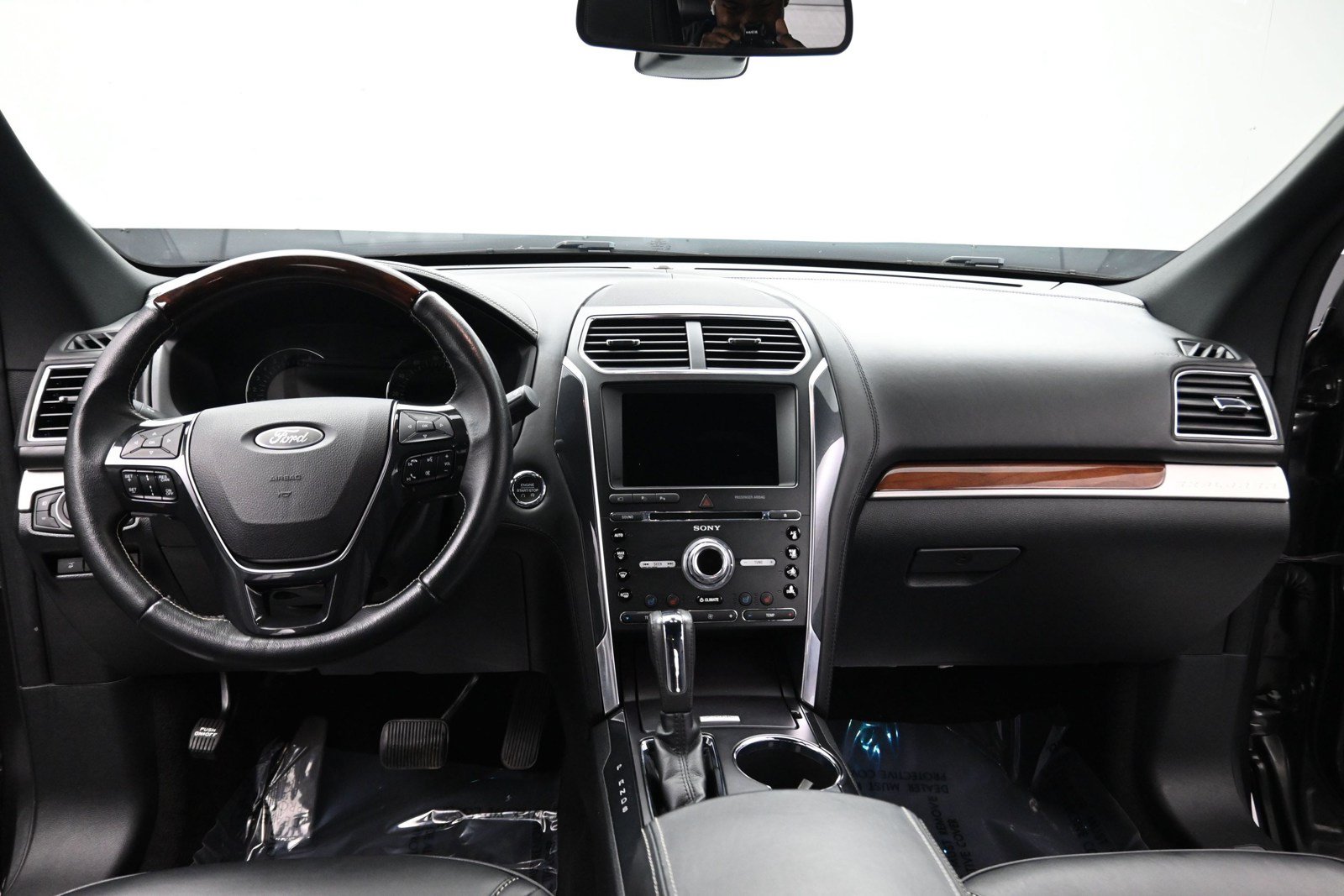 Used 2018 Ford Explorer Platinum AWD/4WD image 13