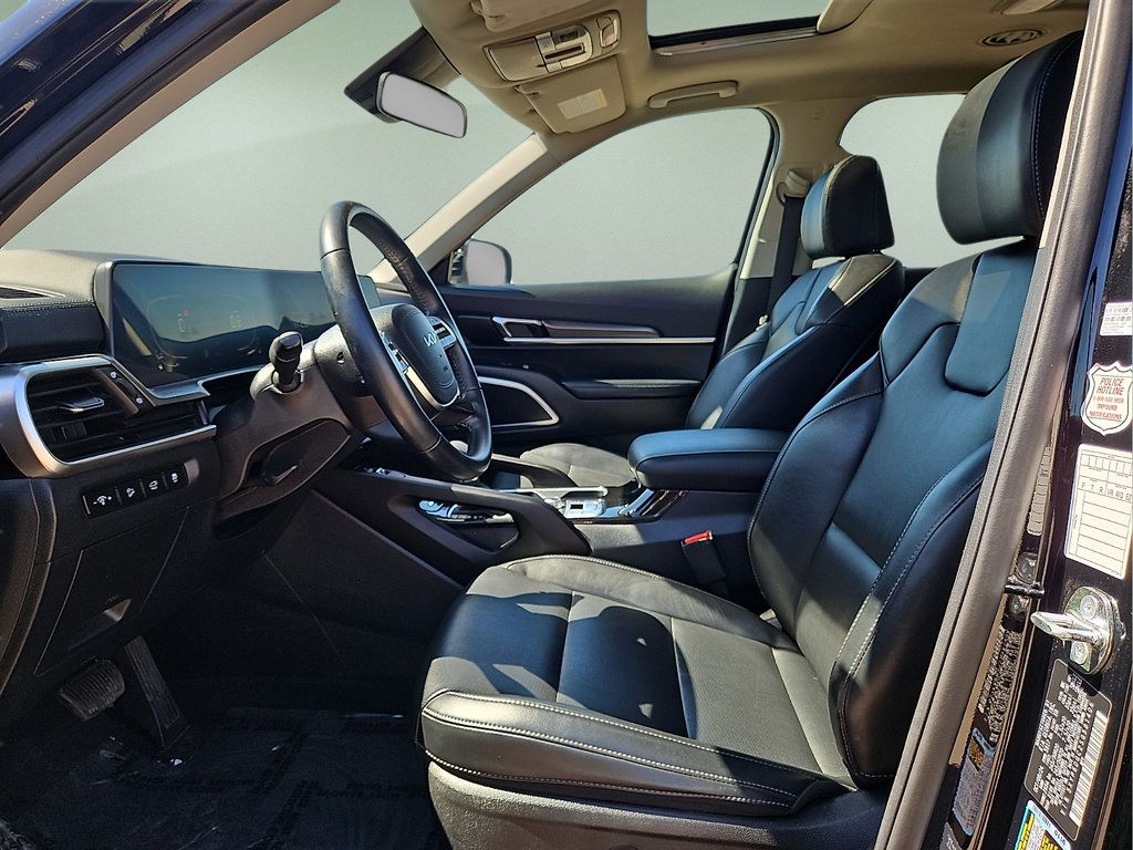 Used 2025 Kia Telluride S AWD/4WD image 22