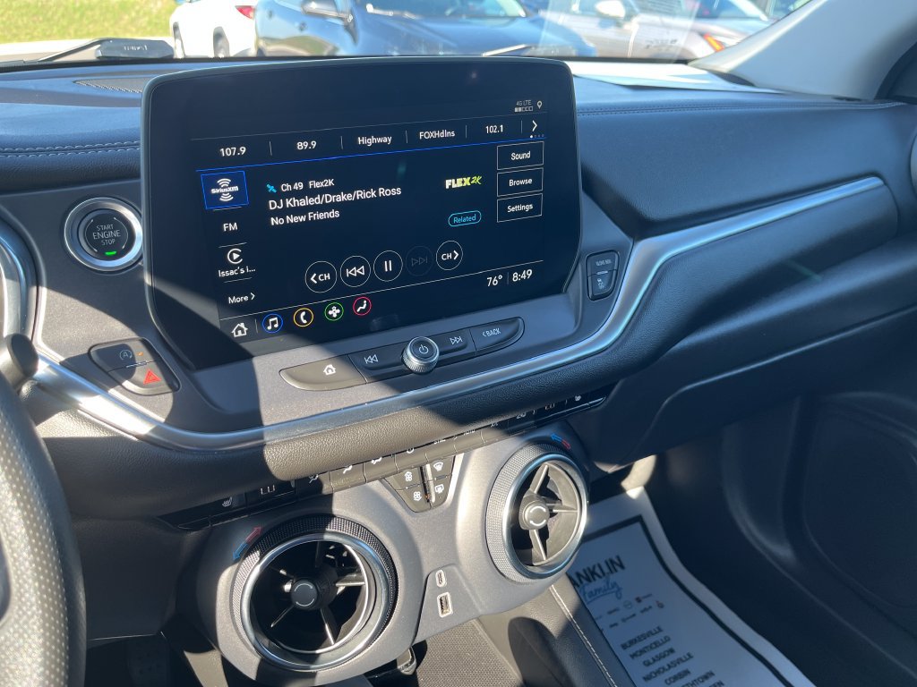 Used 2025 Chevrolet Blazer LT FWD image 17