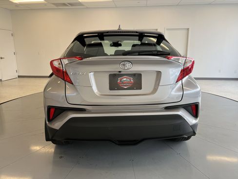 Used 2018 Toyota C-HR XLE image 6