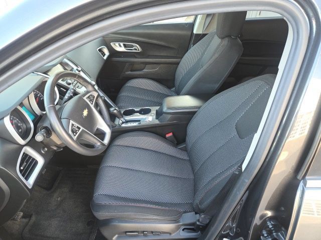 Used 2017 Chevrolet Equinox LT w/ Convenience Package AWD/4WD image 4