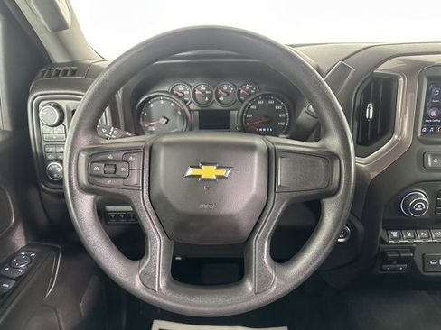 Used 2025 Chevrolet Silverado 2500 Custom w/ Custom Value Package image 18