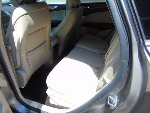 Used 2017 Lincoln MKC Select AWD/4WD image 3