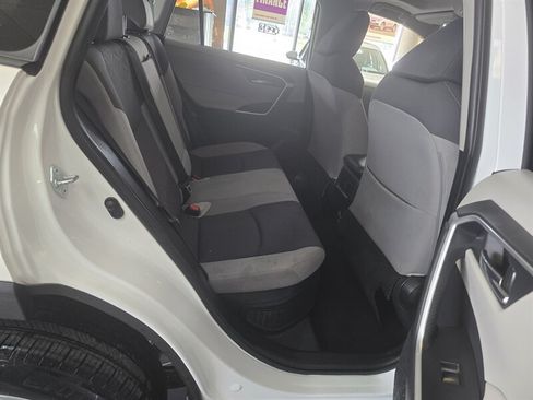 Used 2020 Toyota RAV4 XLE w/ Convenience Package AWD/4WD image 16