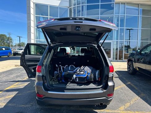 Used 2017 Jeep Grand Cherokee Limited AWD/4WD image 19