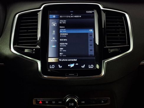 Used 2016 Volvo XC90 T6 Momentum w/ Momentum Plus Package AWD/4WD image 24