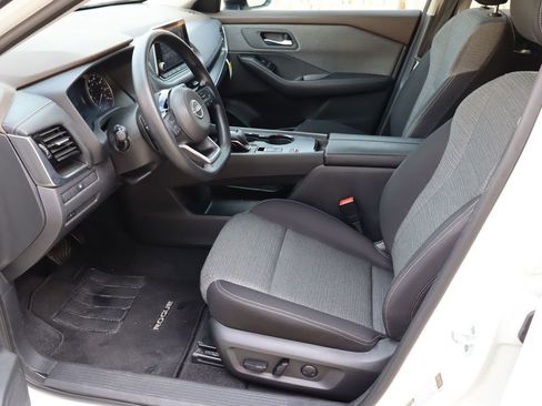 Used 2023 Nissan Rogue SV FWD image 15