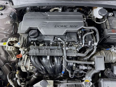 Used 2024 Hyundai Elantra SEL image 39