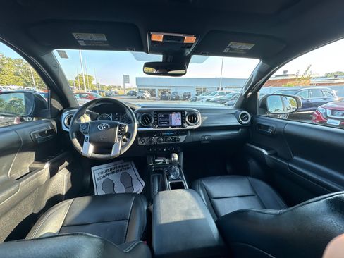 Used 2023 Toyota Tacoma Limited image 12