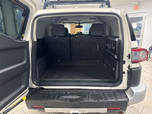 Used 2013 Toyota FJ Cruiser 4WD w/ Upgrade Pkg image 35