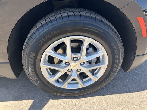 Used 2024 Chevrolet Equinox LT AWD/4WD image 9