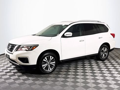 Used 2020 Nissan Pathfinder S AWD/4WD image 4