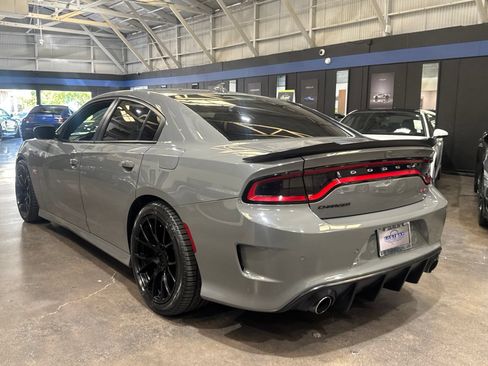 Used 2018 Dodge Charger R/T Scat Pack RWD image 10