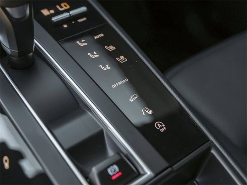 New 2026 Porsche Macan Turbo image 29