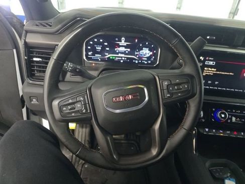 Used 2025 GMC Sierra 2500 AT4 w/ AT4 Preferred Package AWD/4WD image 10