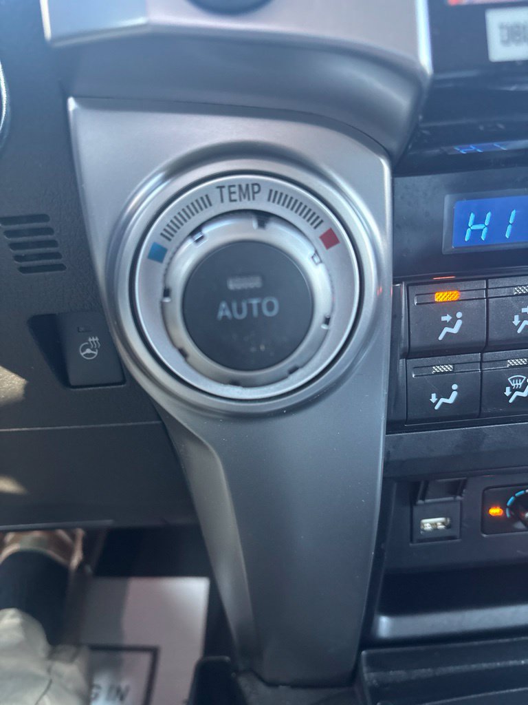 Used 2023 Toyota 4Runner Limited AWD/4WD image 17