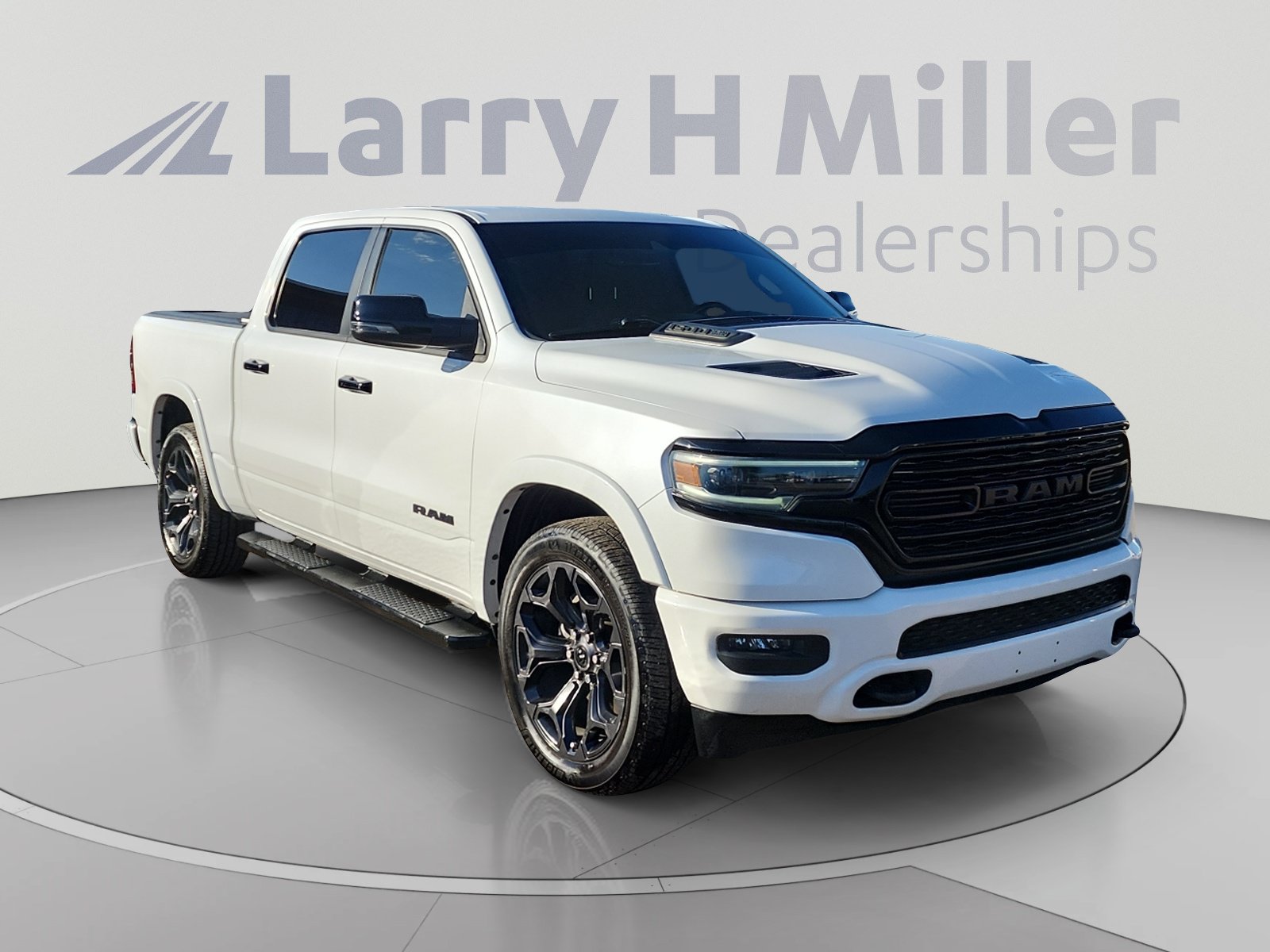 Used 2023 RAM 1500 Limited w/ Night Edition AWD/4WD image 7