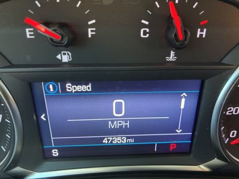 Used 2024 GMC Terrain SLE w/ Driver Convenience Package FWD image 20