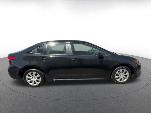 Used 2025 Toyota Corolla LE image 16