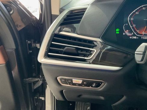 Used 2021 BMW X7 xDrive40i w/ Cold Weather Package AWD/4WD image 8