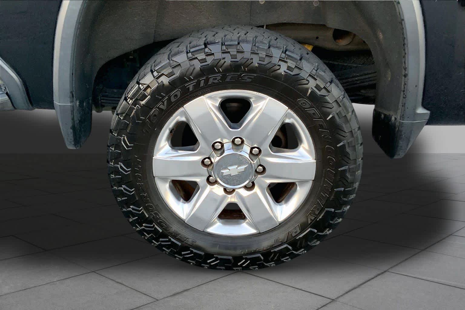 Used 2020 Chevrolet Silverado 2500 LTZ AWD/4WD image 10