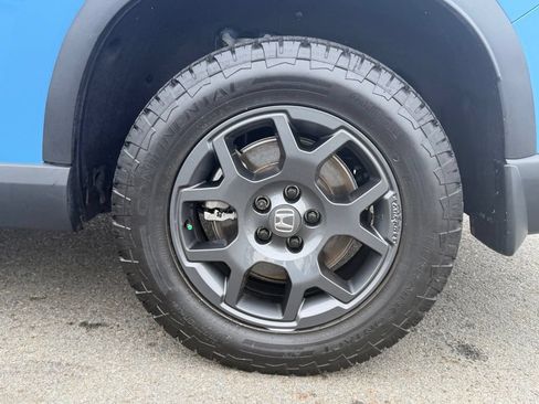 Used 2025 Honda Pilot TrailSport image 12