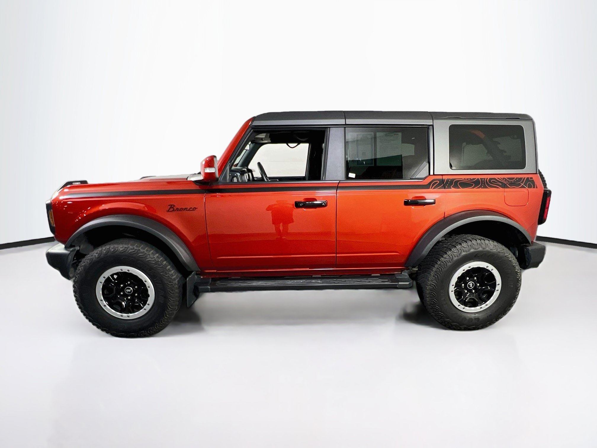 Used 2022 Ford Bronco Outer Banks w/ Sasquatch Package AWD/4WD image 8