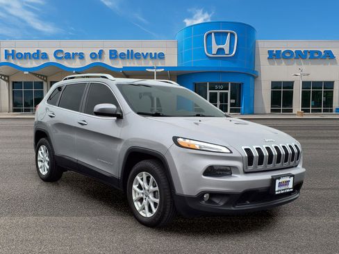 Used 2017 Jeep Cherokee Latitude image 10