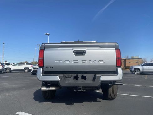 New 2025 Toyota Tacoma TRD Sport image 6