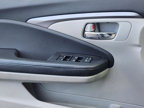 Used 2016 Honda Pilot EX image 11