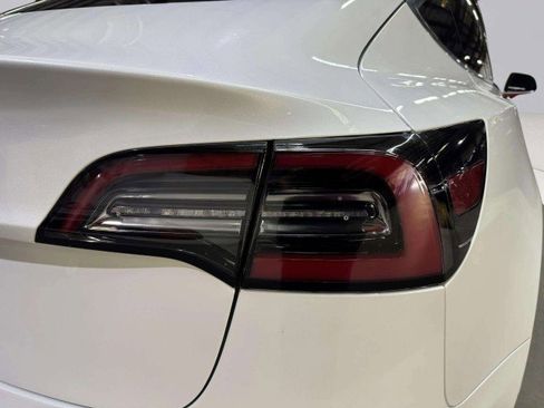 Used 2020 Tesla Model 3 Standard Range Plus image 8