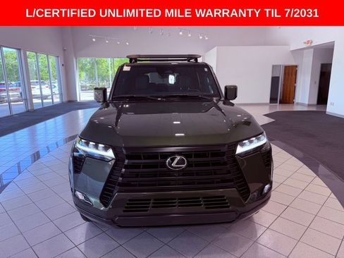 Used 2025 Lexus GX 550 w/ Accessory Package (2T) image 2