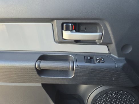 Used 2013 Toyota FJ Cruiser 4WD image 17