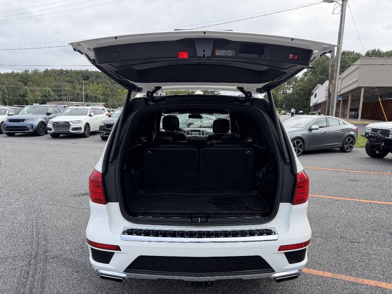 Used 2014 Mercedes-Benz GL 550 4MATIC image 27