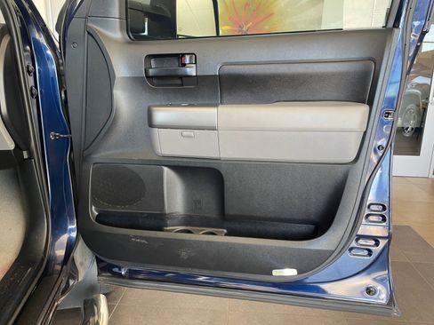 Used 2010 Toyota Tundra 4x4 Double Cab image 16