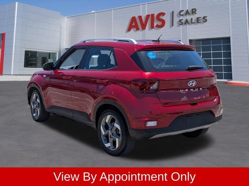 Used 2025 Hyundai Venue Limited FWD image 9